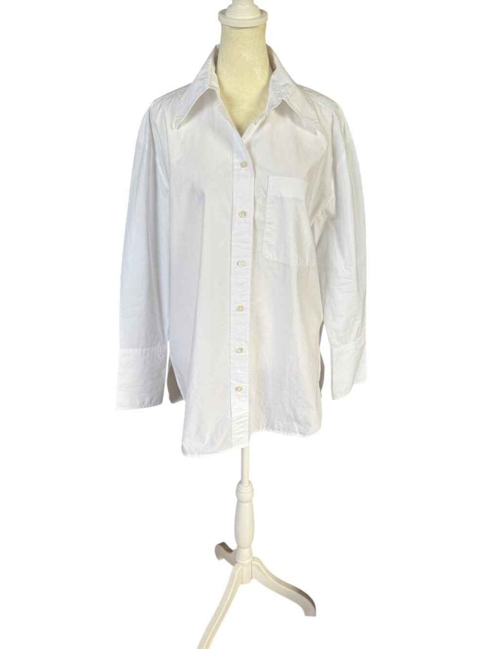 Banana Republic women's white long sleeve button down collared shirt size small